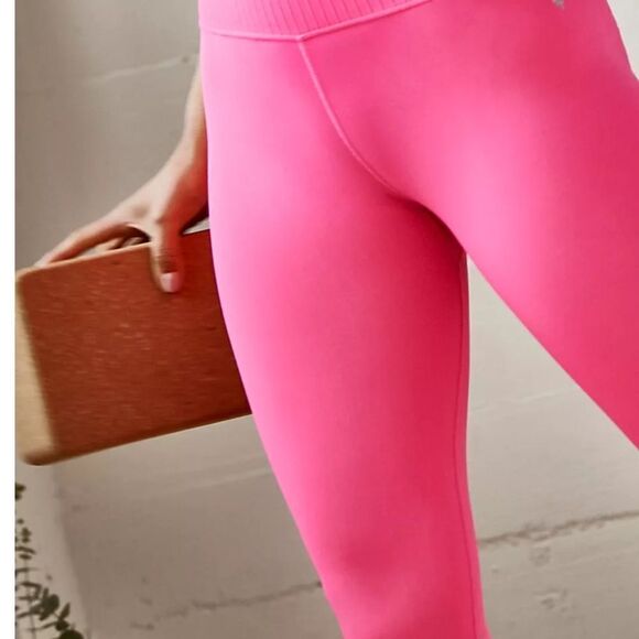 Free People Good Karma High-Rise 7/8 Length Leggings in Hot Pink BNWOT - Picture 4 of 6